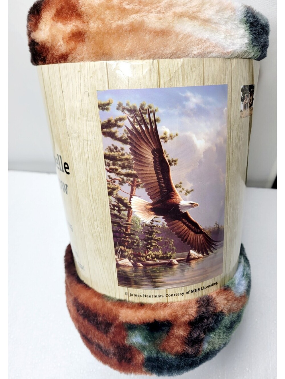 "Flying Eagle" Extra Long (40 in x 65 in) Rachelle Throw - Brand New
